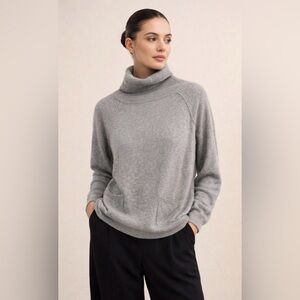InCashmere 100% Cashmere Turtleneck Sweater Gray Medium